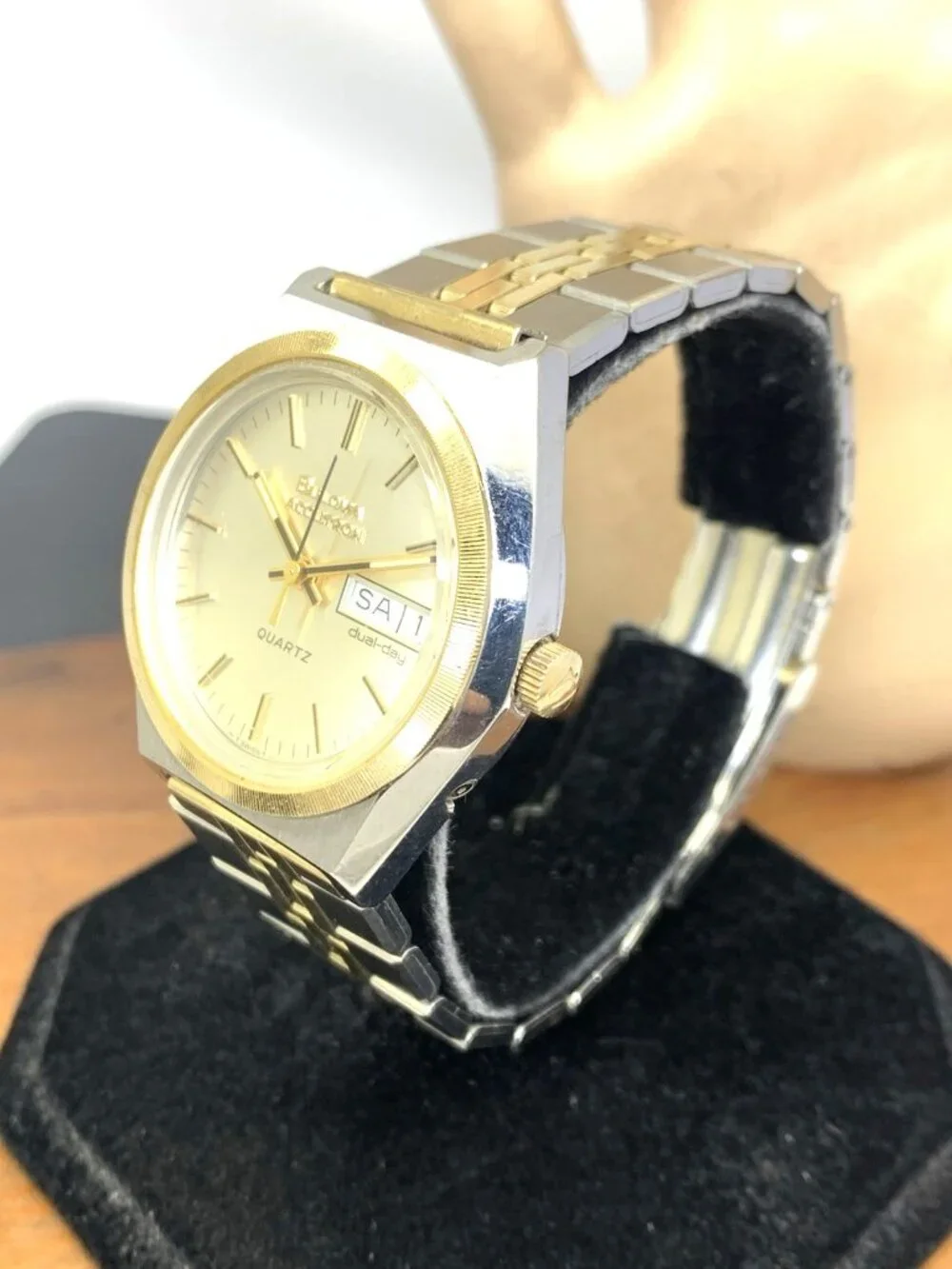 Bulova accutron men